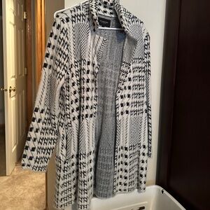Black and White Patterned Coat -Liverpool size L